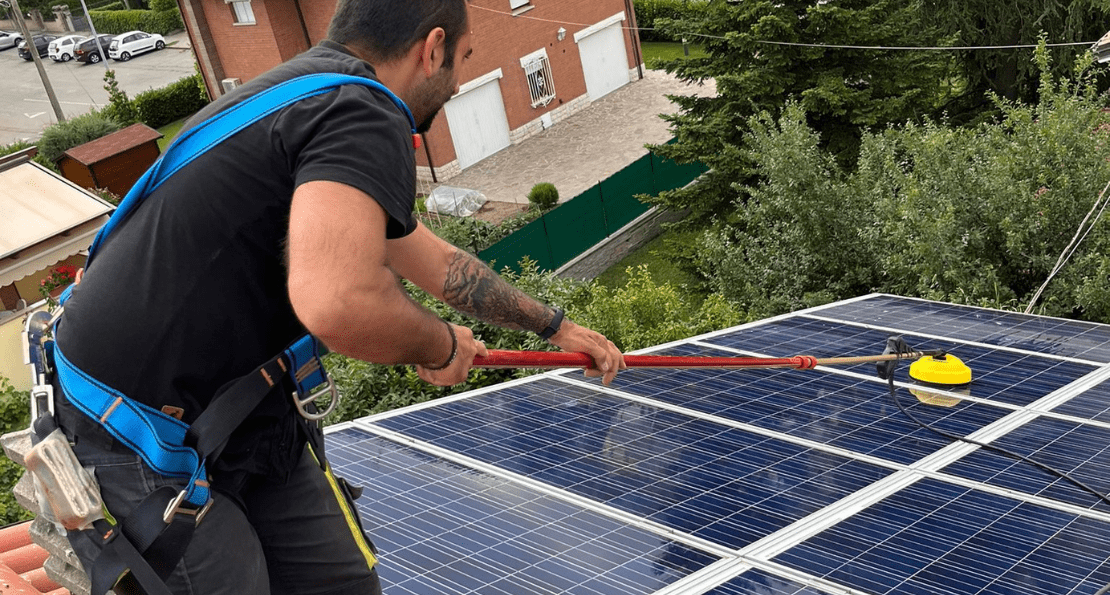 La pulizia dei pannelli fotovoltaici
