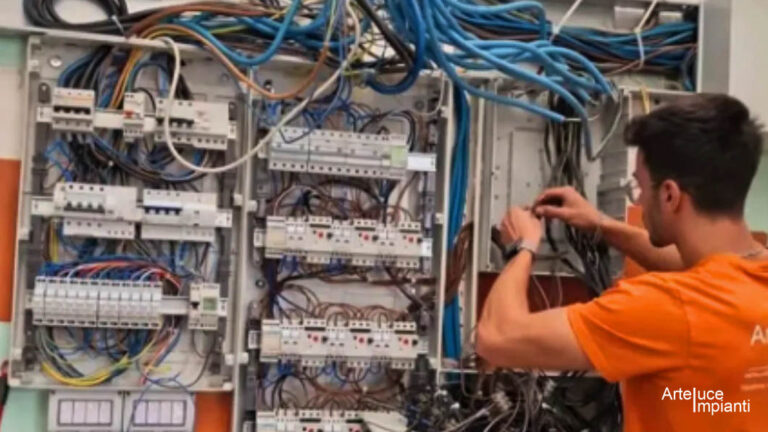 Soluzioni di impiantistica elettrica industriale: manutenzione tecnica e messa a norma del sistema | ARTELUCE IMPIANTI